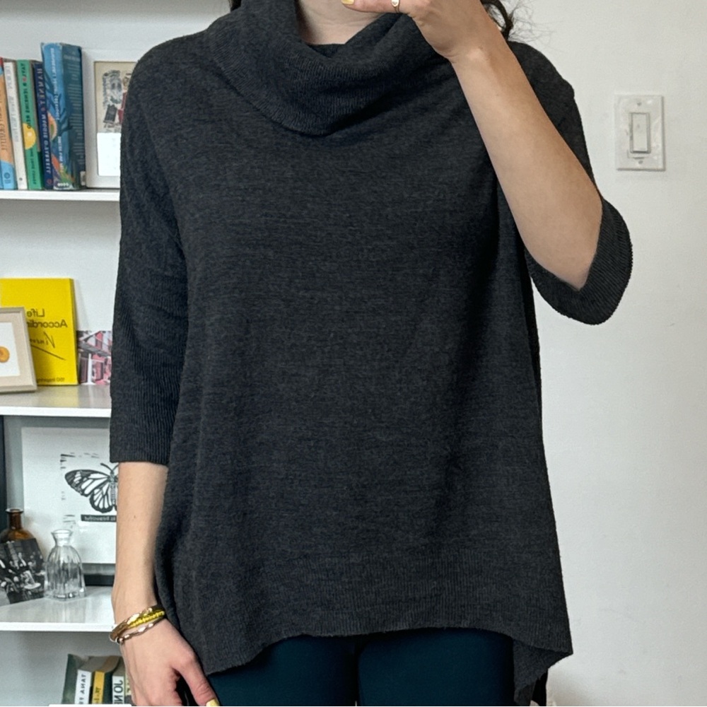 Six/Fixty - gray elbow length mock neck turtleneck sweater (women’s large)